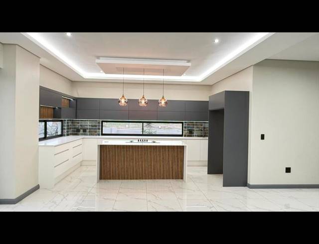 5 BEDROOM HOUSE FOR SALE IN FOUNTAINBROOK ESTATE